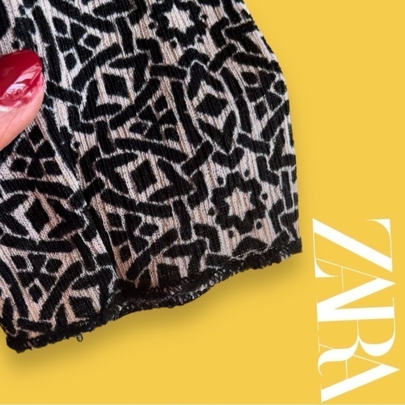 89. Zara long  sleeve top with collar and three buttons - Picture 3 of 8